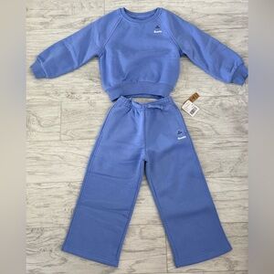 Toddler Girls Cloud Bubble Crew Sweatshirt and Straight Sweatpant. Brand new